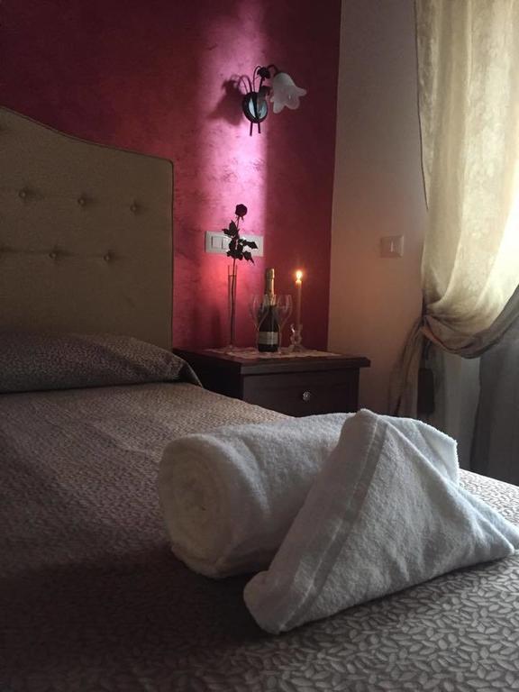 Carillon Apartman Civitavecchia Szoba fotó