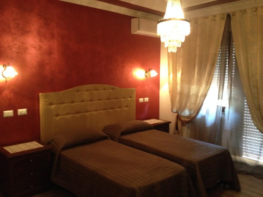 Carillon Apartman Civitavecchia Szoba fotó