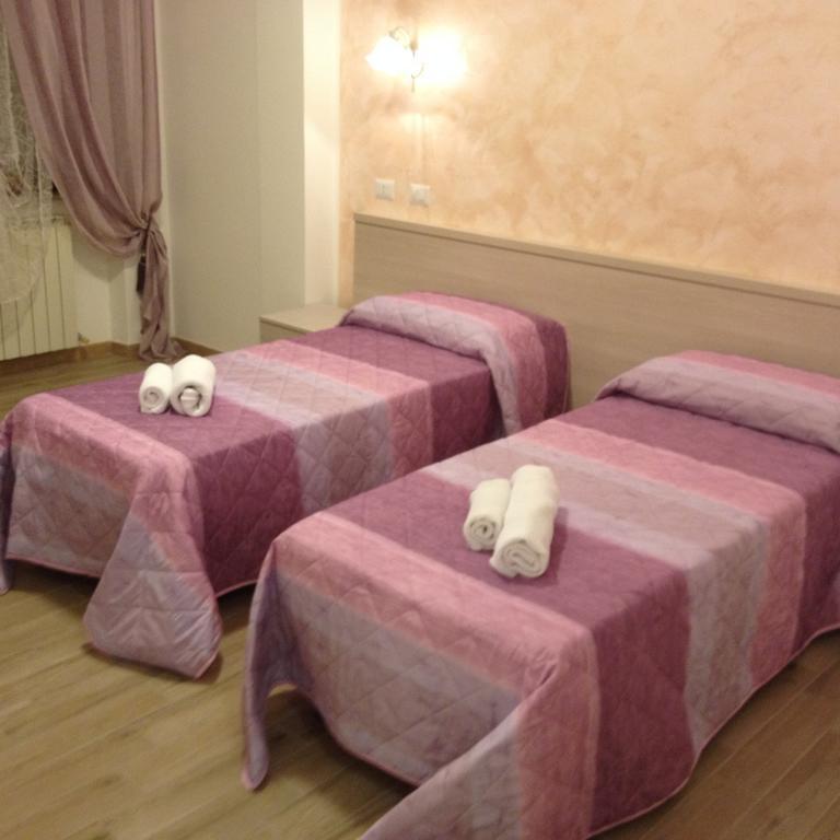 Carillon Apartman Civitavecchia Szoba fotó